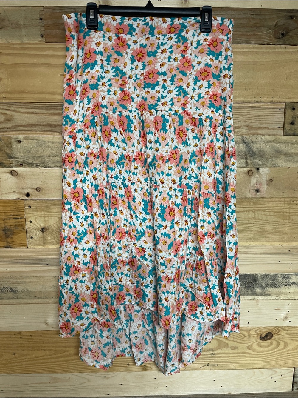 ePretty Size XL White and Pink Floral High-low Tier Lightweight Flowy Midi Skirt
